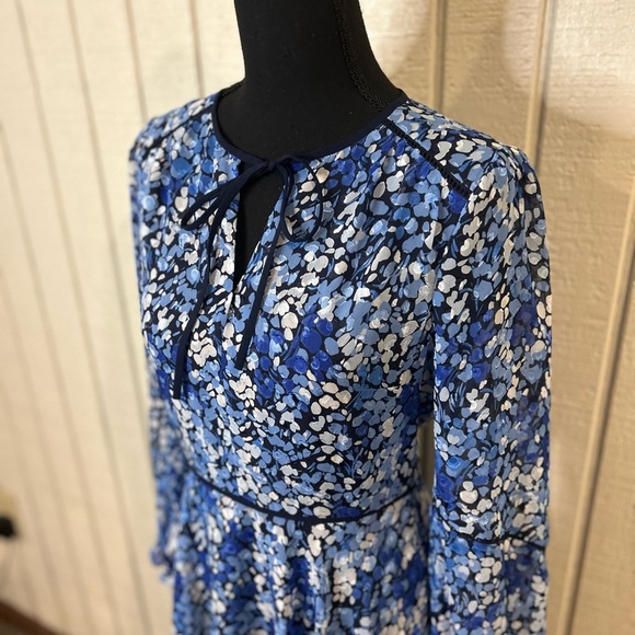 Hobbs London Sasha Tie Neck Floral Mini Dress, size 4. - Picture 6 of 10